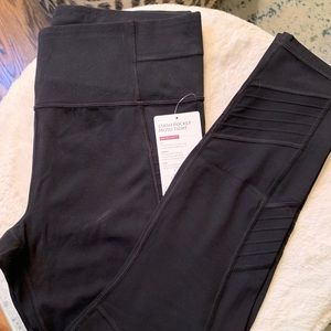 NWT Athleta Stash Moto Leggings